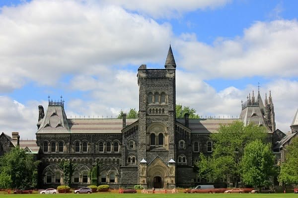 University of Toronto Thai Students Association - UTTSA